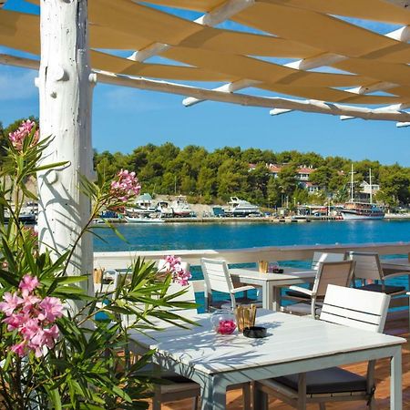 Olife Guesthouse Milna  Bagian luar foto