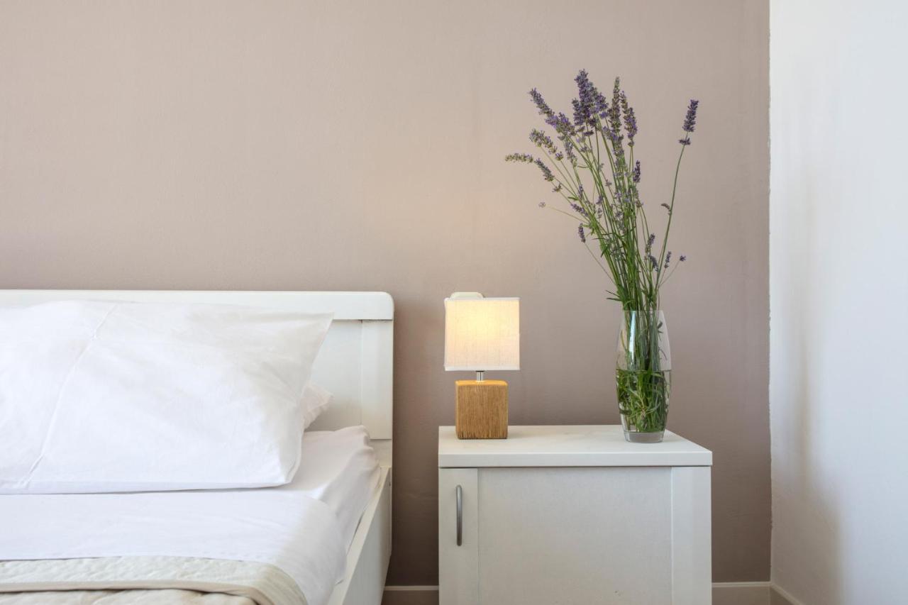 Olife Guesthouse Milna  Bagian luar foto