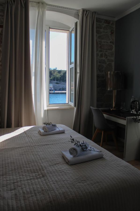 Olife Guesthouse Milna  Bagian luar foto