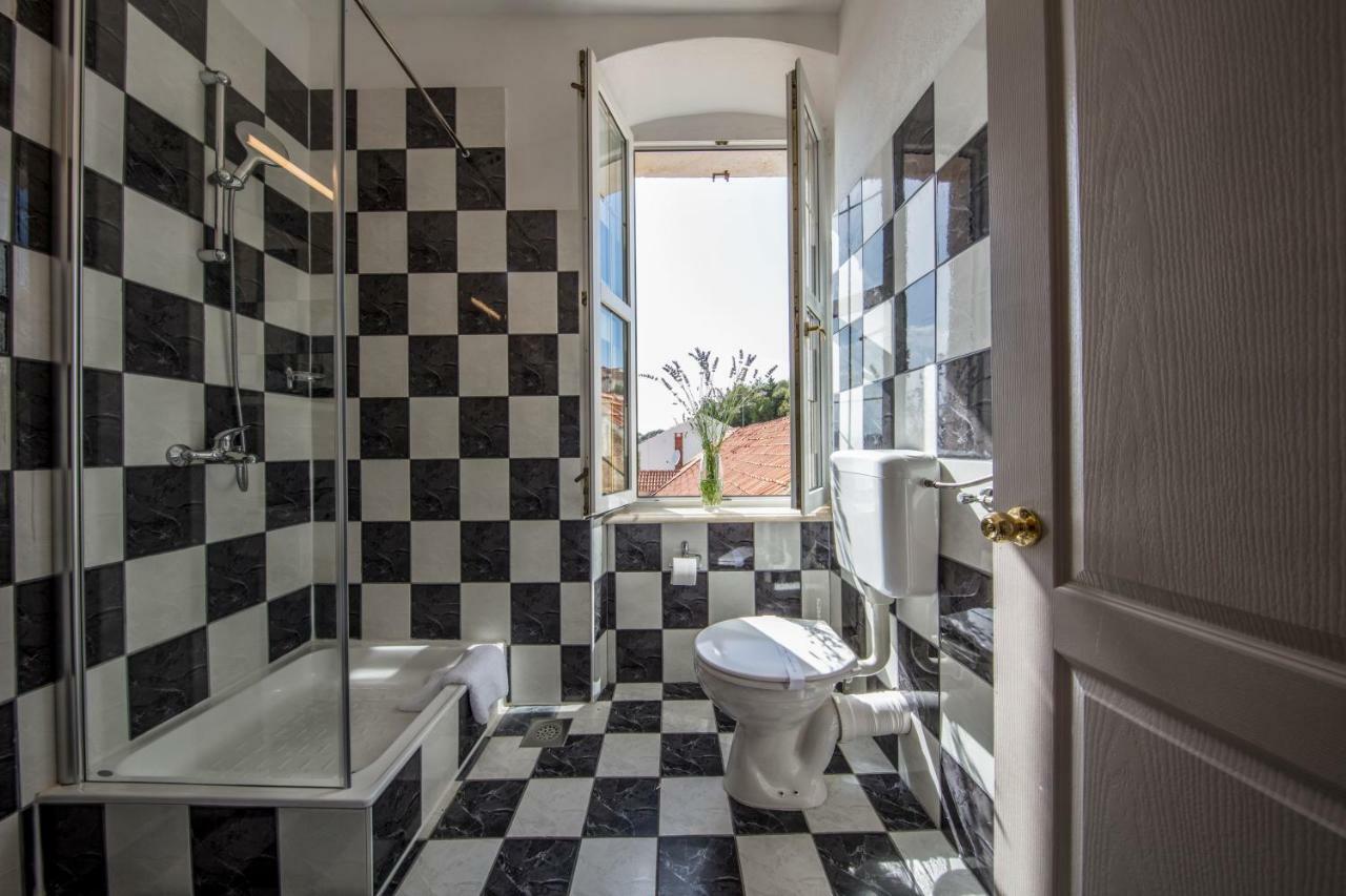 Olife Guesthouse Milna  Bagian luar foto