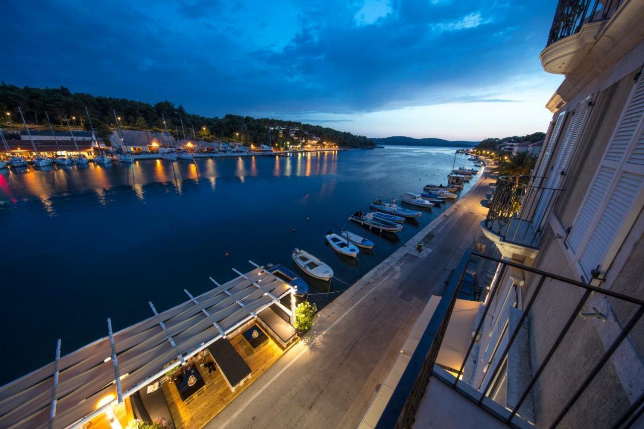 Olife Guesthouse Milna  Bagian luar foto