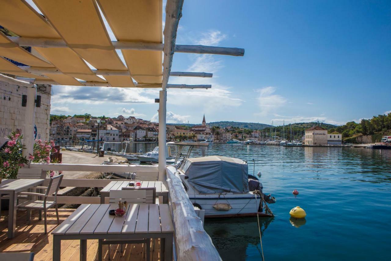 Olife Guesthouse Milna  Bagian luar foto