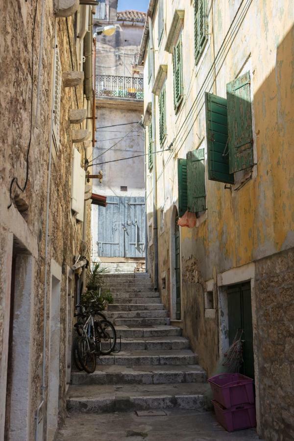 Olife Guesthouse Milna  Bagian luar foto