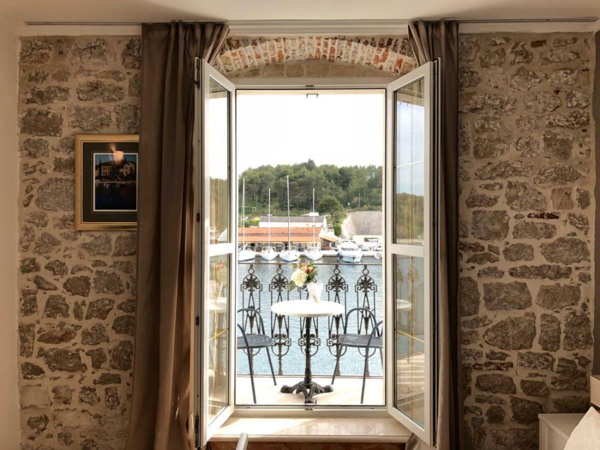 Olife Guesthouse Milna  Bagian luar foto