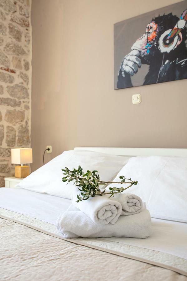 Olife Guesthouse Milna  Bagian luar foto
